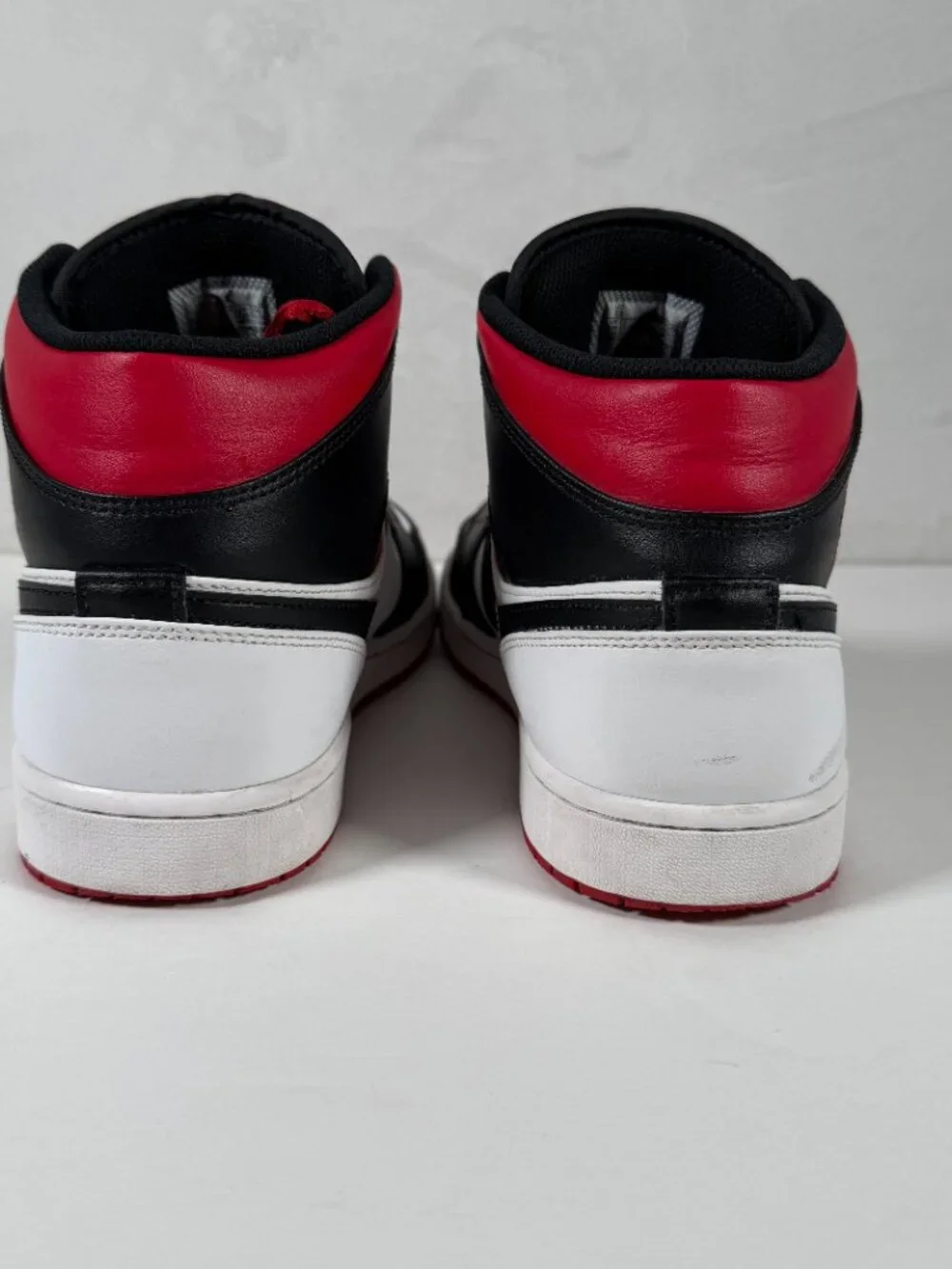 Nike Air Jordan Mid 1 Sneakers Men Size 13 Gym Bred Toe DQ8426-106 Lace Up EUC - Picture 6 of 11